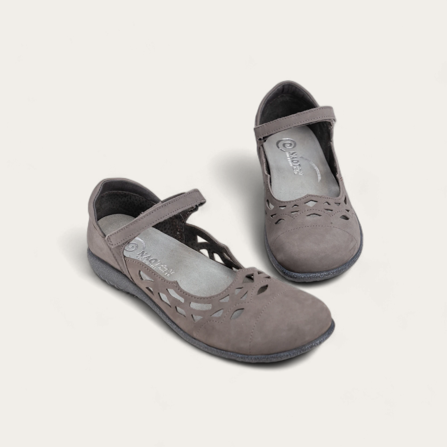 AGATHIS-11170-BA8-6-with-background_d43dfe64-90f1-46bc-ae5c-3cc2db00b448