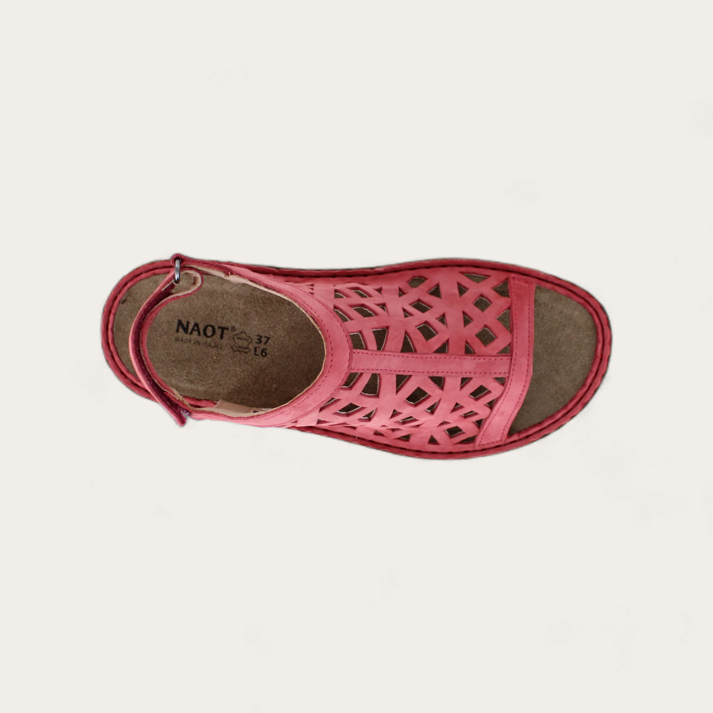 AMADORA-63417-C20-6-with-background_3620ce4e-5cb8-4f0f-beae-8b26896ba243