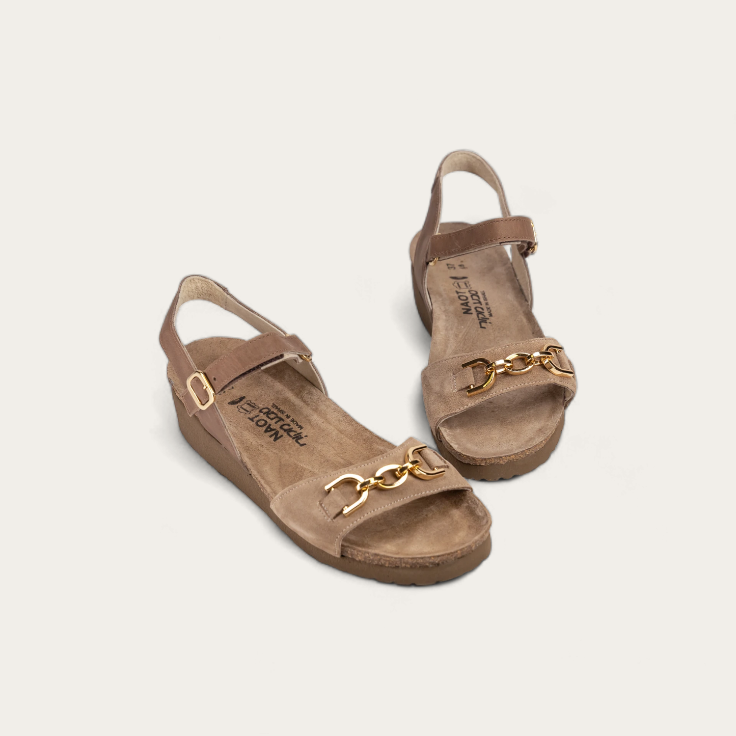 AUBREY-4472-SNL-6-with-background_8e2feb00-9f03-4c5b-bb3d-d40238657871