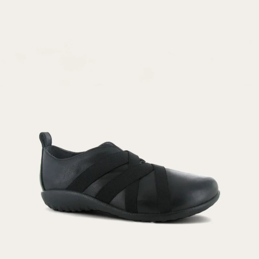 Apera-_Soft_Black_Lthr_9420bfbf-6818-4f70-a85e-ea9d09348da1