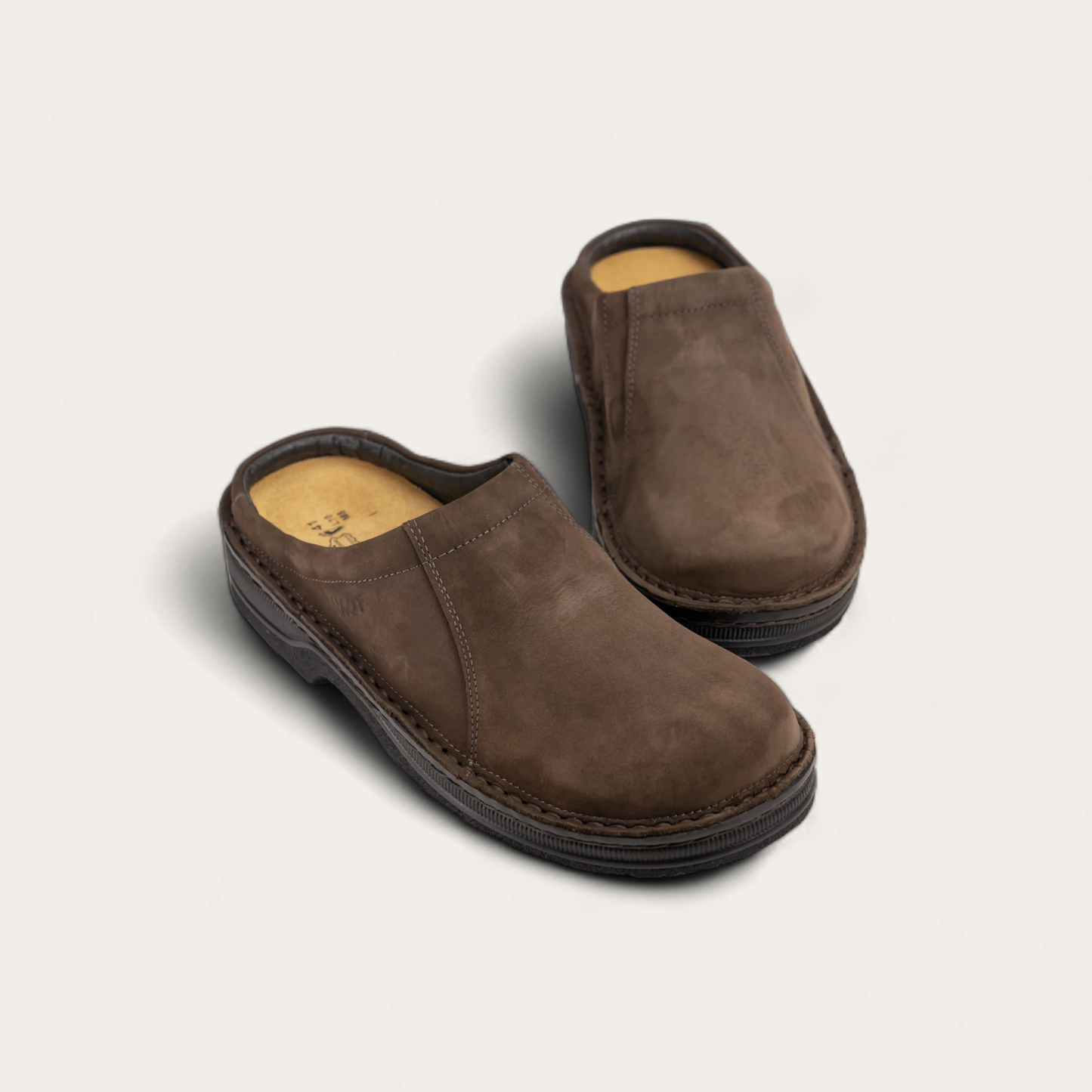 BJORN-63211-E08-6-with-background_2ecf4f9d-4233-4200-be14-372490ec3881