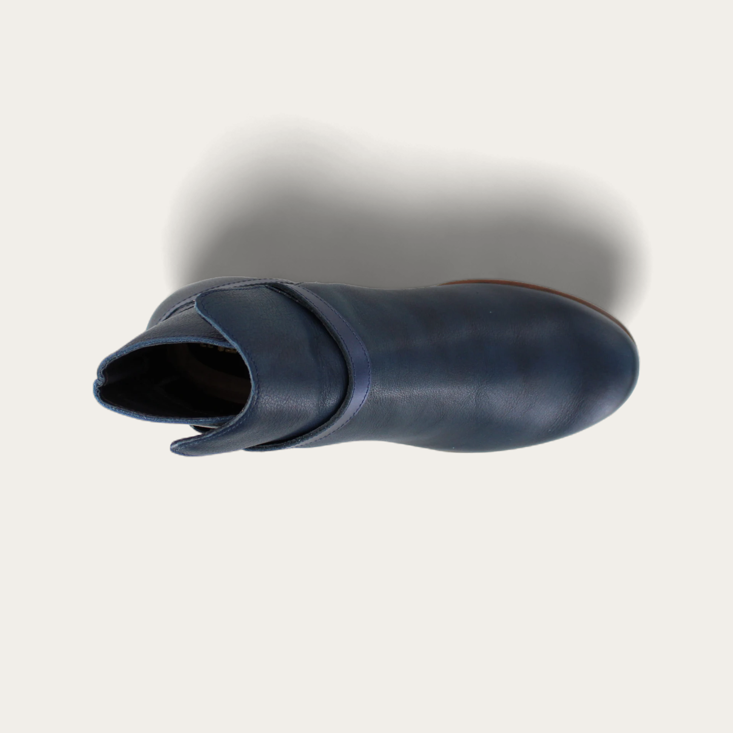 BRIZA-26078-PHY-6-with-background_044a8871-577e-40b0-a887-4bb5b9754a32