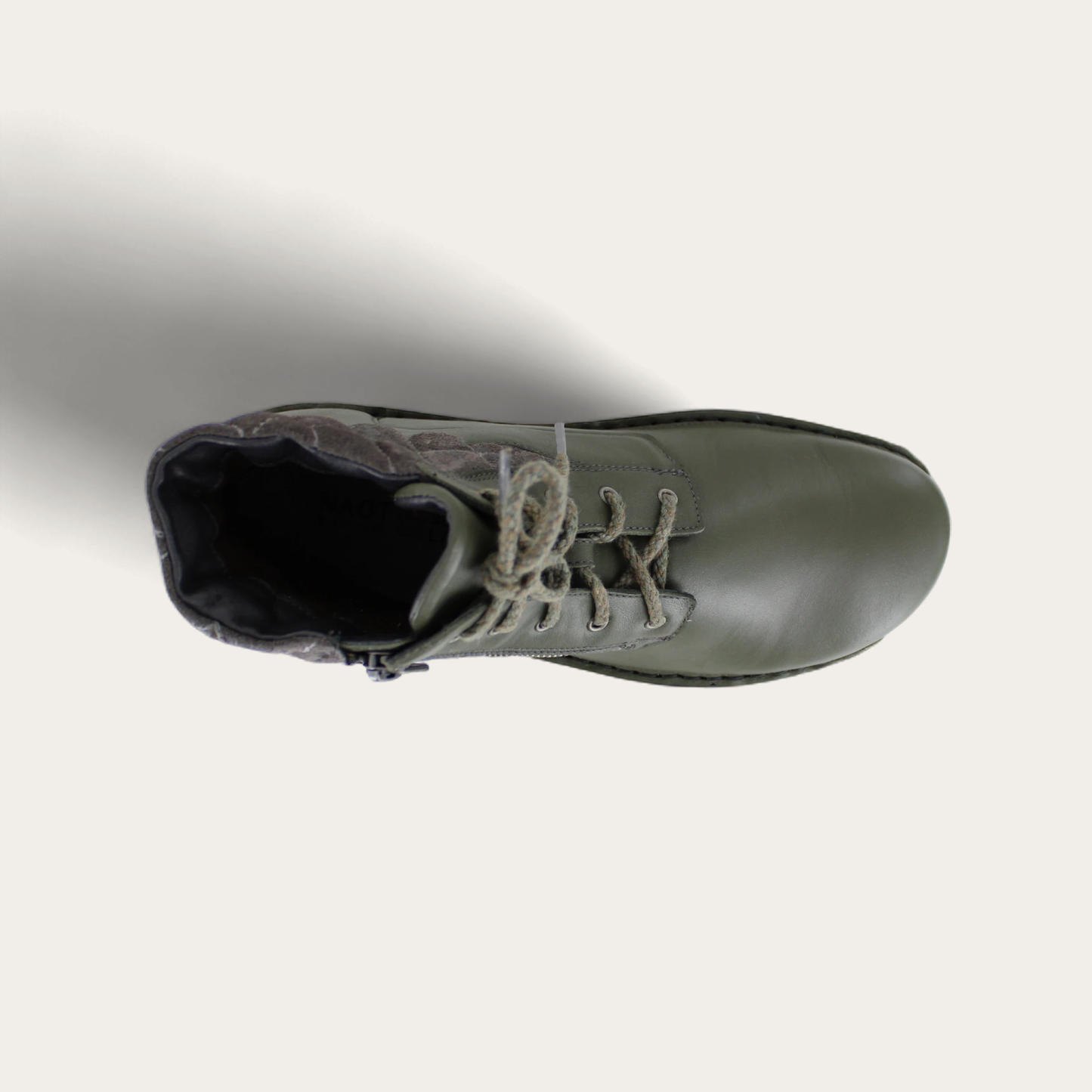 CASTERA-63439-VBE-6-with-background_edf7a94a-3db1-4307-9c73-713f51147c31