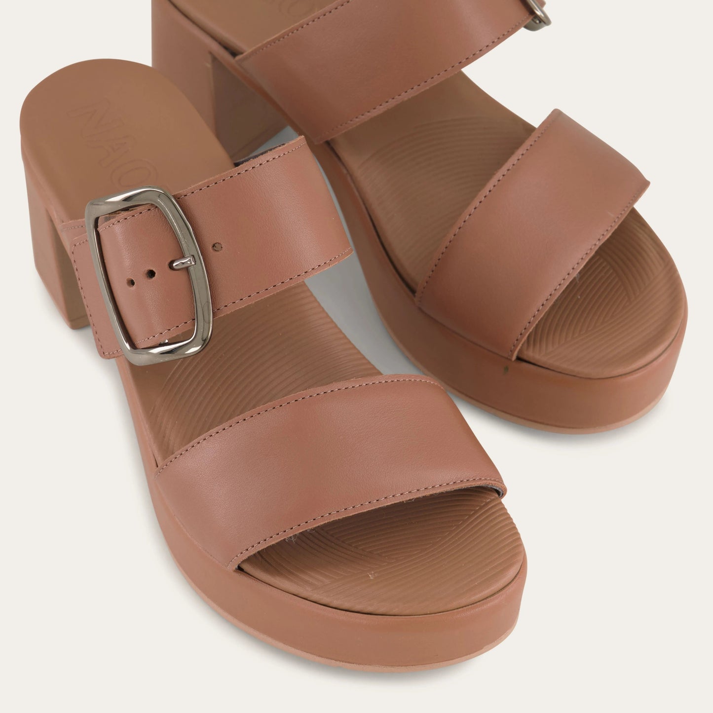 CELEB-123100-EBA-6-with-background_5cc01cd9-9eb9-4002-9ab6-1c9e316b78d8