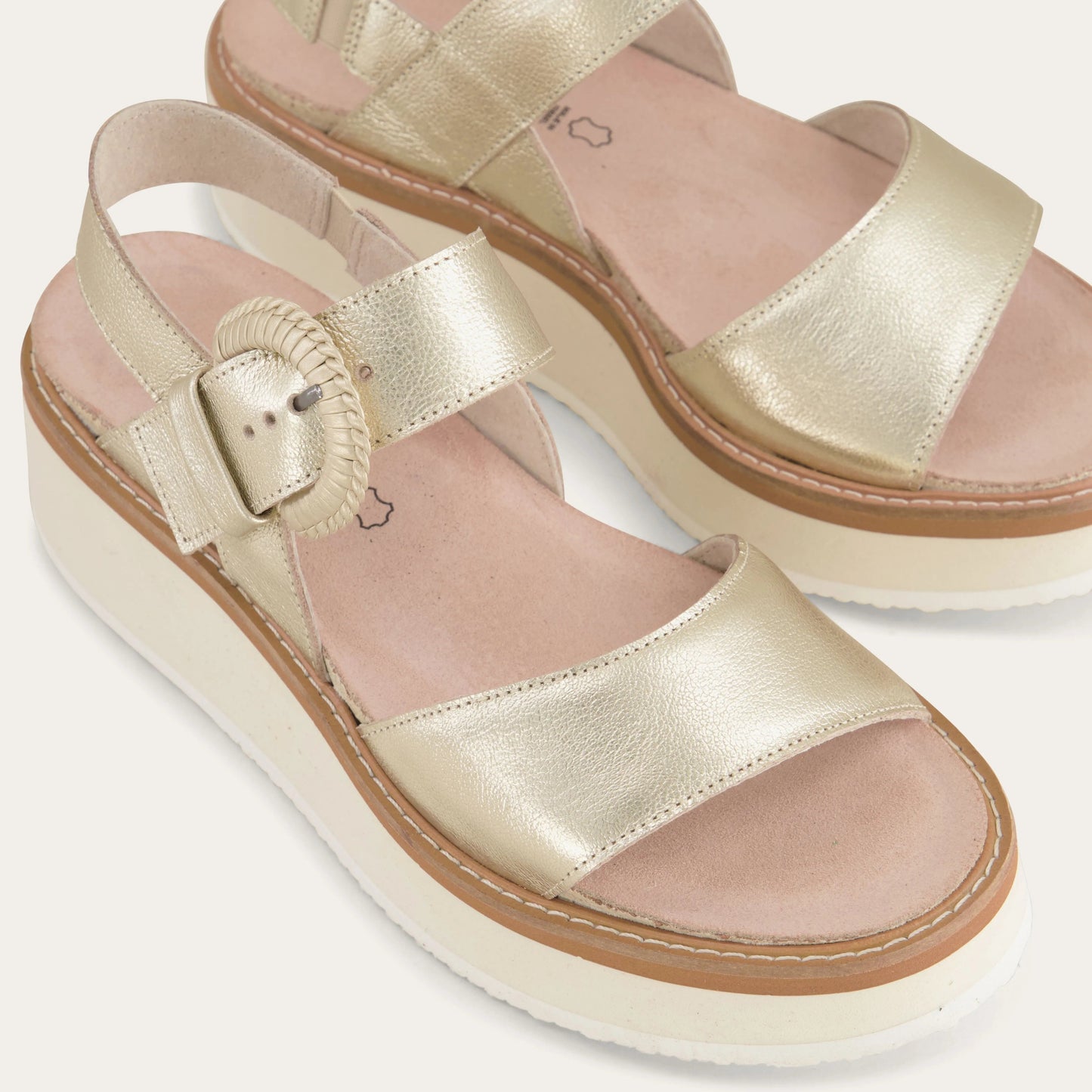 CREPE-124100-F30-6-with-background_ec673bbd-a673-4bf2-8d39-92469f389172