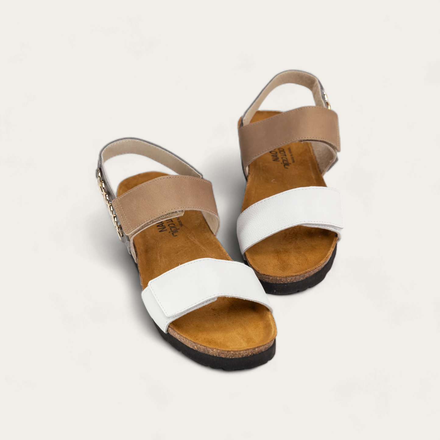 ELIANA-4473-WHG-6-with-background_10d3bfa7-54a4-4c04-bc2d-3d6c718ecbc2