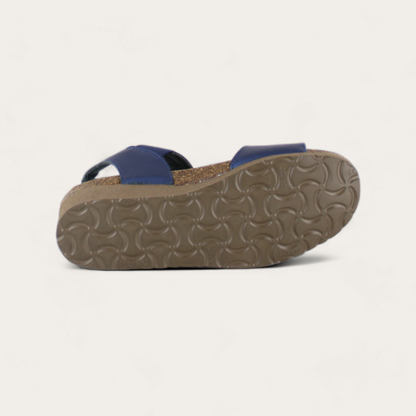 EMILY-4471-D11-5-with-background_b43b9ca5-5051-4936-9b74-8735baedcbb1