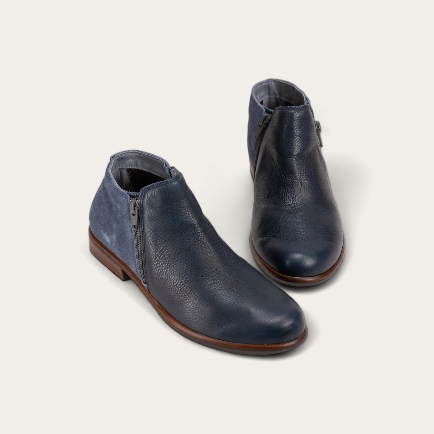 HELM-26030-PCJ-6-with-background_94be7364-99a4-4ef0-a308-7bf60b5528e0