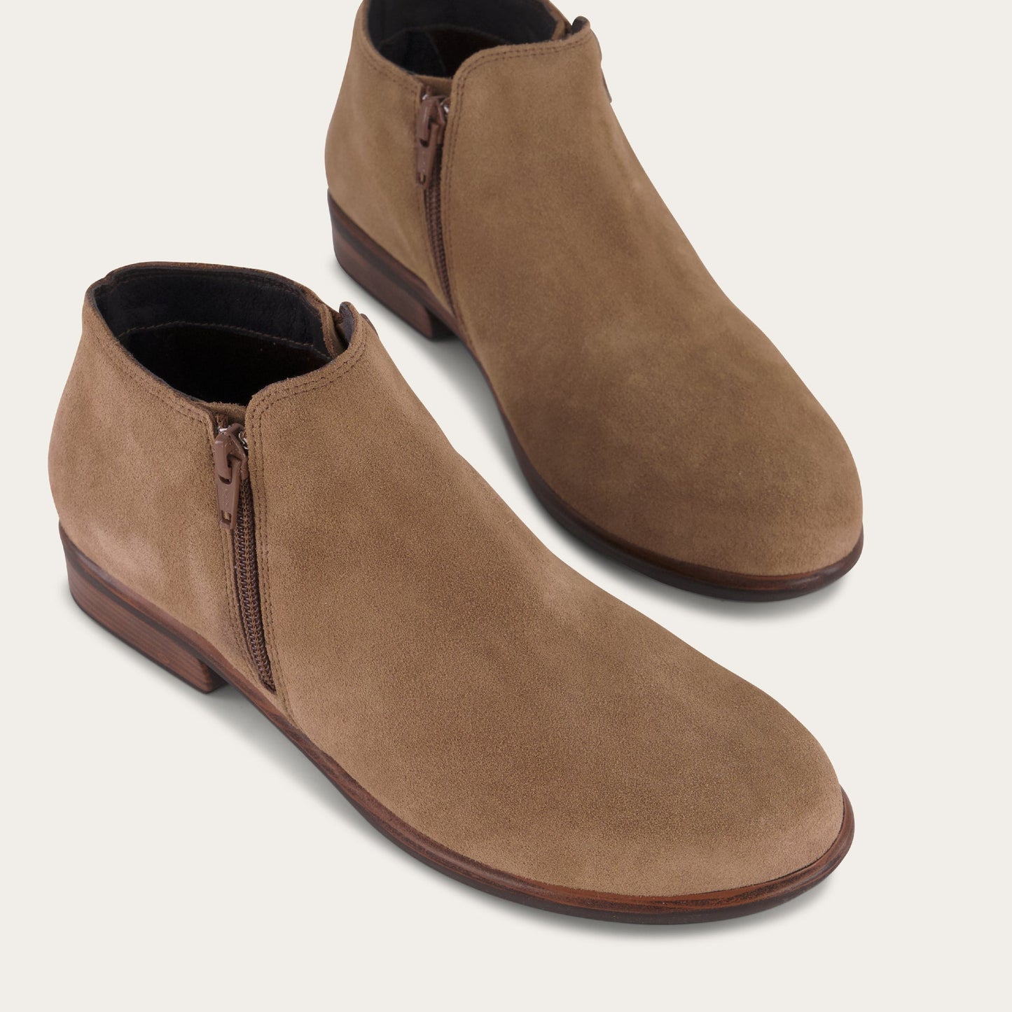 HELM_EAH_6_a3d4b44a-8055-48f3-acf2-6134c1aff103