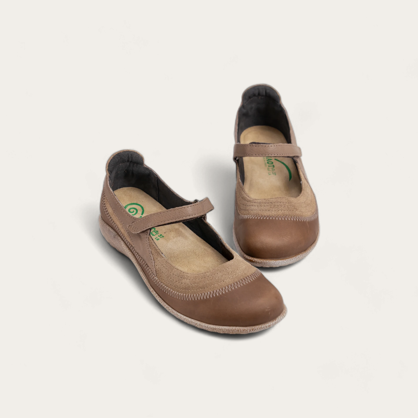 KIREI-11042-SQC-6-with-background_90b04b7f-1914-4465-b4d7-a142649338a3