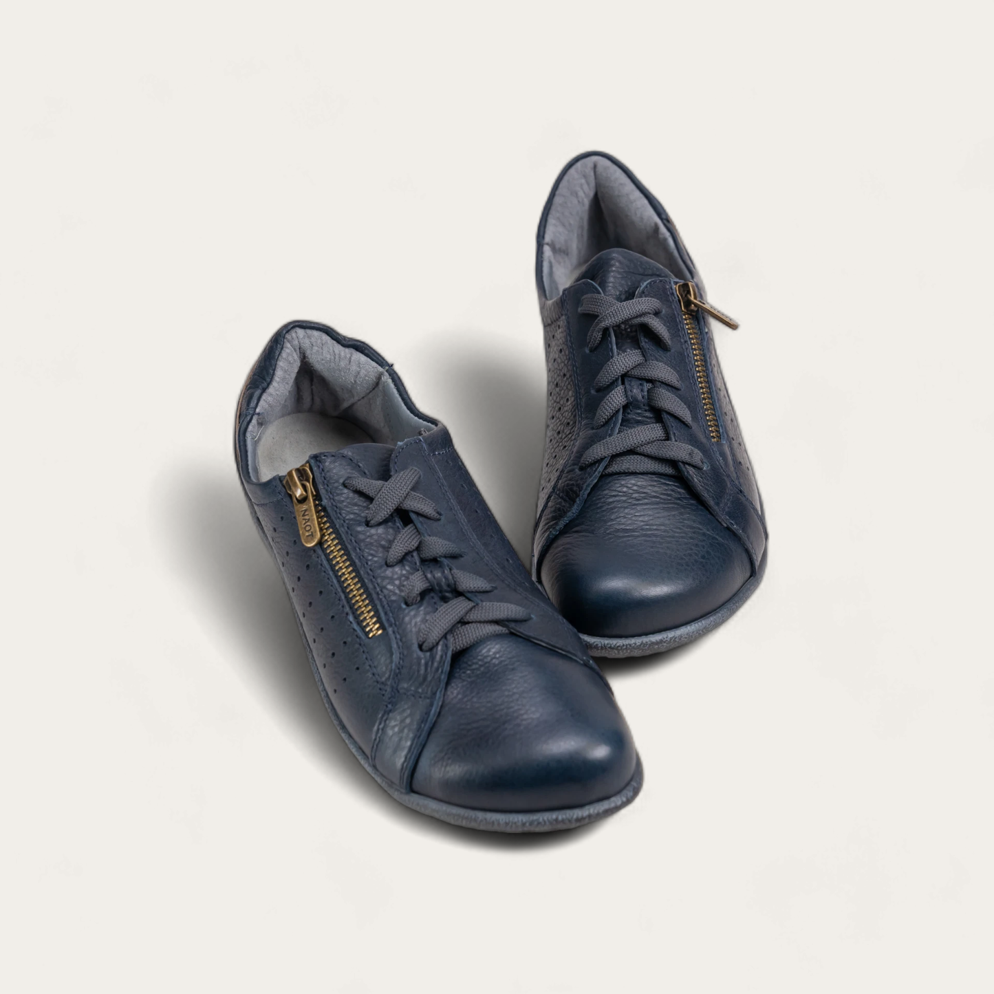 MOKO-17492-PJV-6-with-background_79399ee4-9093-4d03-961f-c64f946369f4