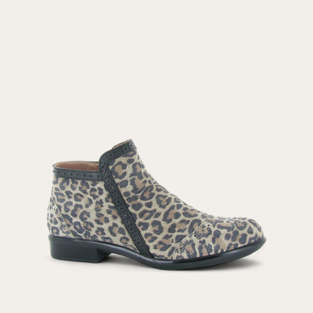 Nefasi_cheetah_81ed75f9-eb82-4d28-9d96-755c337e0ec5