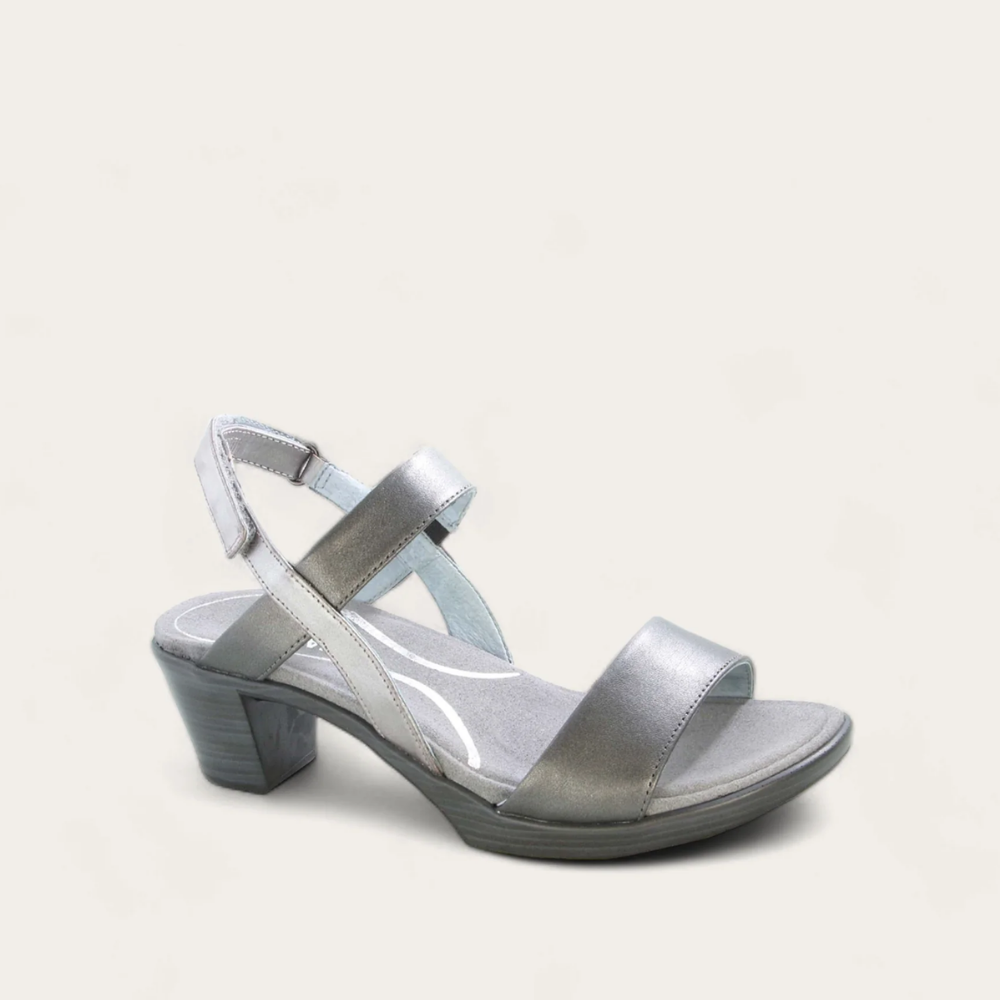 Polite-_Metallic_Road_Mirror_246bfbf2-4604-4fa0-b57e-f0a1043d7c9b