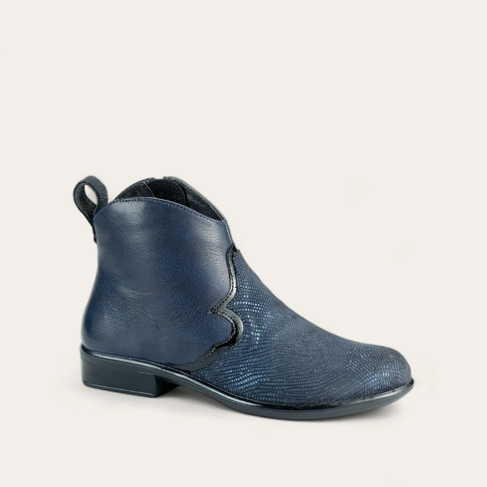 Sirocco-_Navy_Reptile_Ink_Black_Luster_cb6f3e4c-e95c-4ee1-b266-8b30b0602ca0