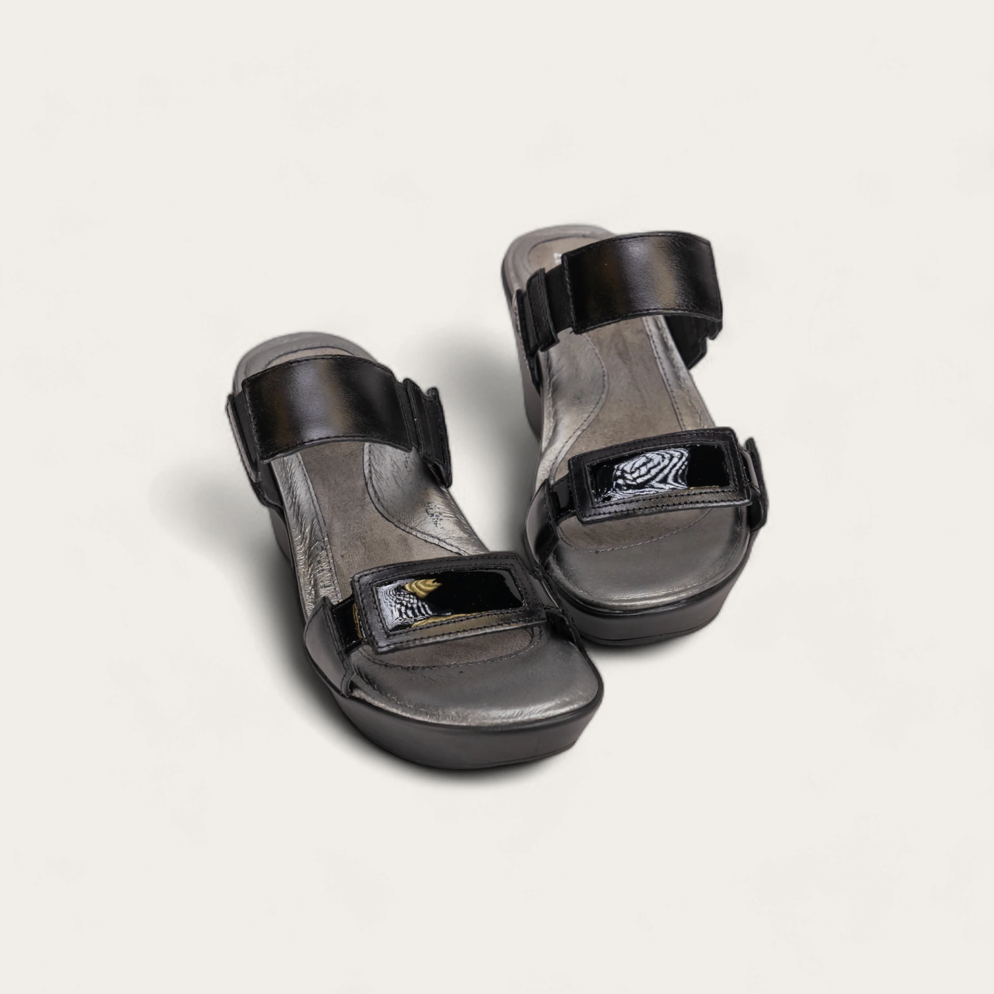 TREASURE-38014-318-6-with-background_fb23c4db-15f5-4101-b7ec-4eeaffad29be