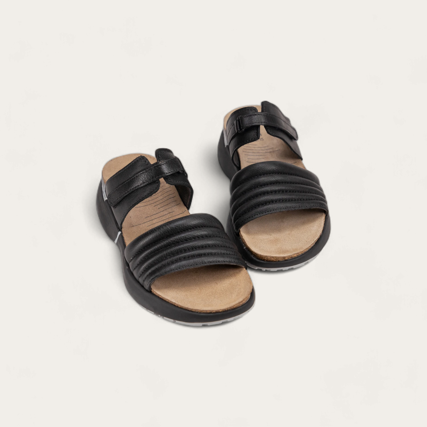 VESTA-25010-BA6-6-with-background_1562de32-dc44-4f6d-9940-563a3ca504af