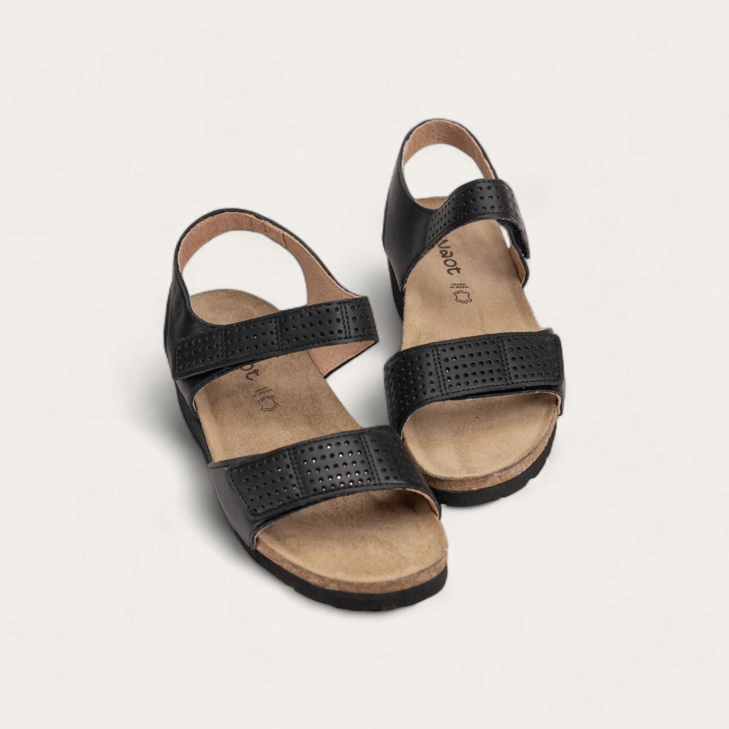 VIVIAN-4462-NSM-6-with-background_9bc3eb54-1b98-4c19-9325-3a954ce330b3