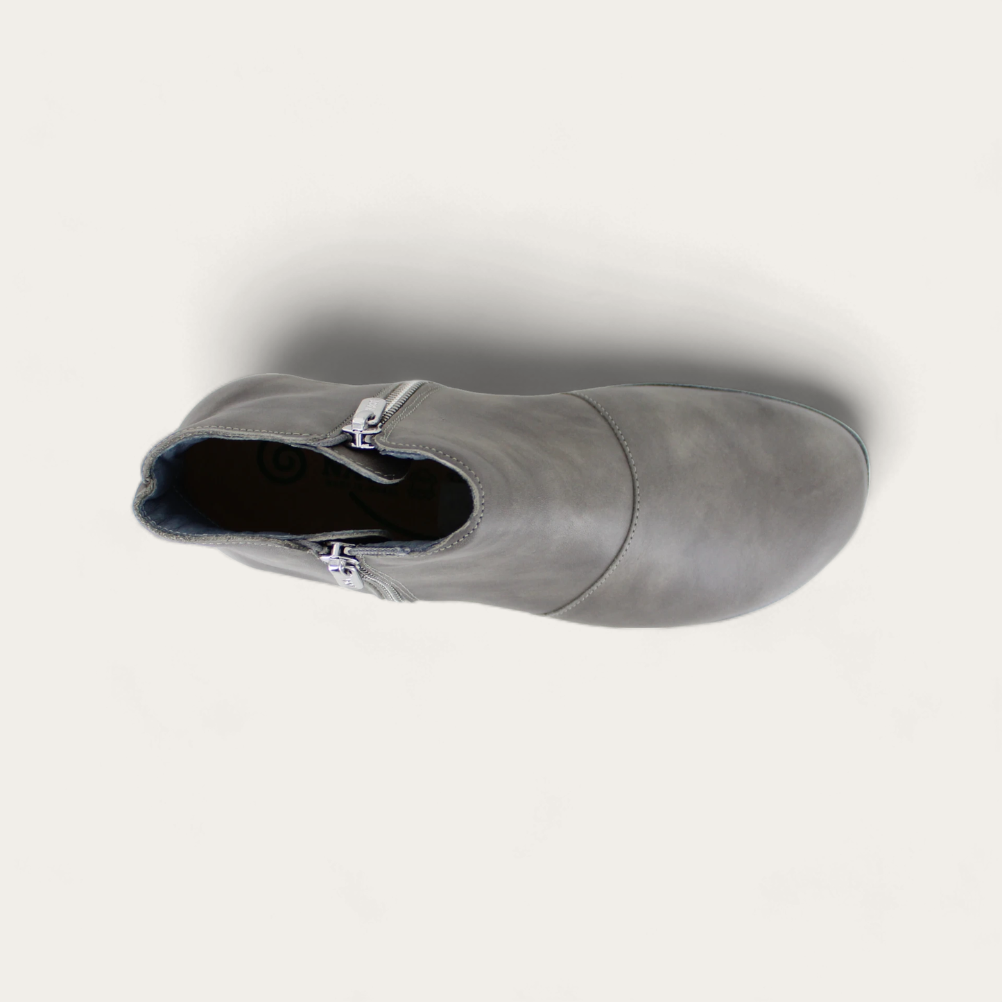 WANAKA-11186-BAK-6-with-background_97a4cb0b-eaf7-45db-b9df-cf1a134c7614