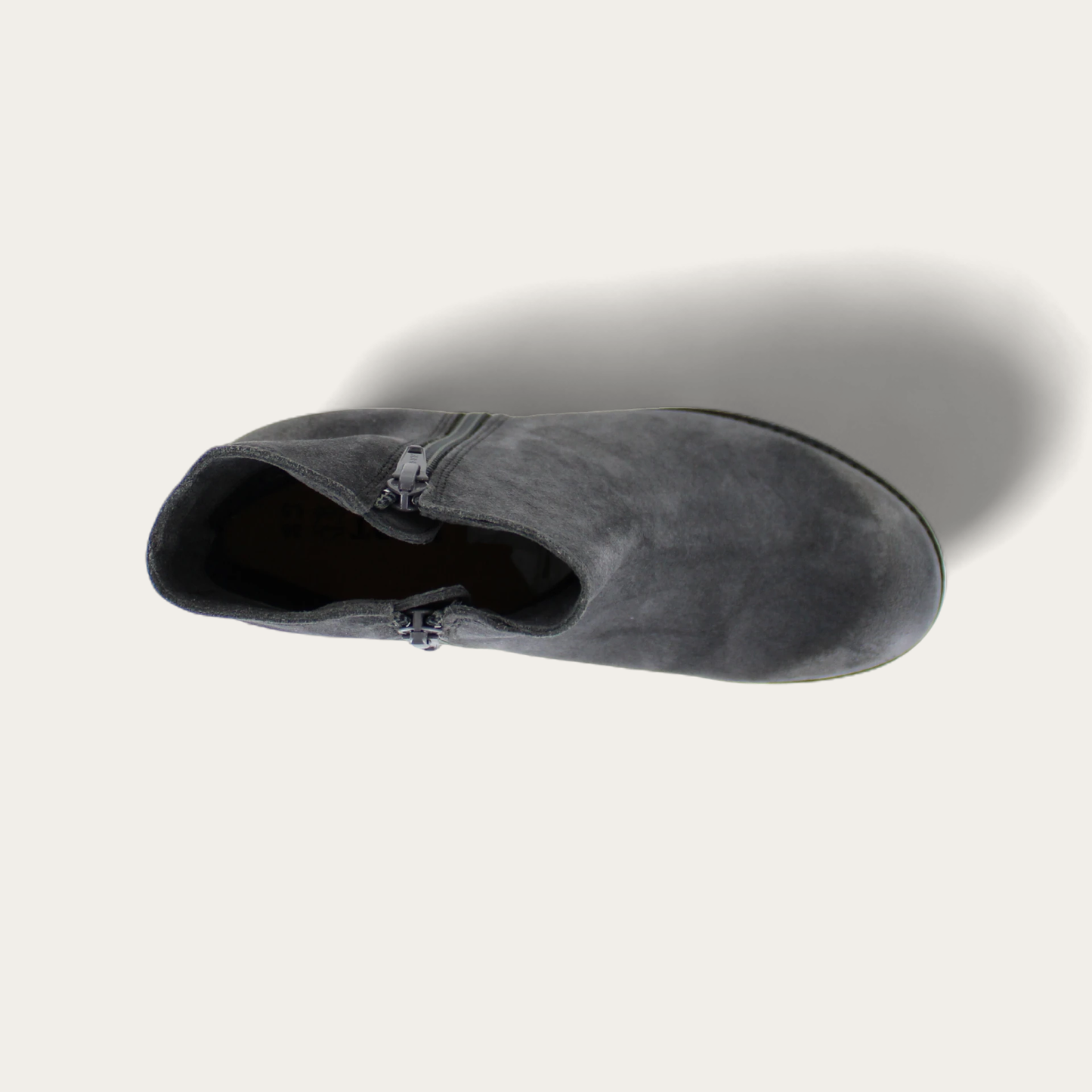 WANDER-17609-M04-6-with-background_1bd1b977-4e40-4415-b887-e20274ab0cdf