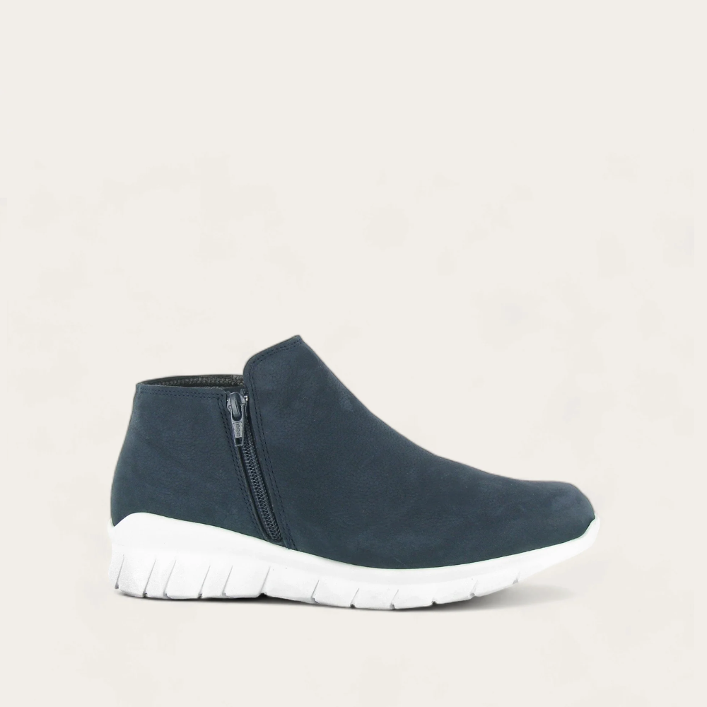 Zodiac-_Navy_Velvet_Nubuck_1