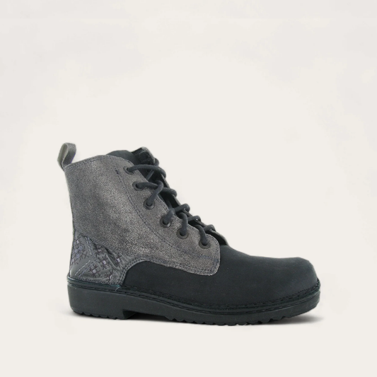 Claudia-_Frost_Gray_Black_Nubuck_6862f855-c863-45b1-9696-df8063f42356
