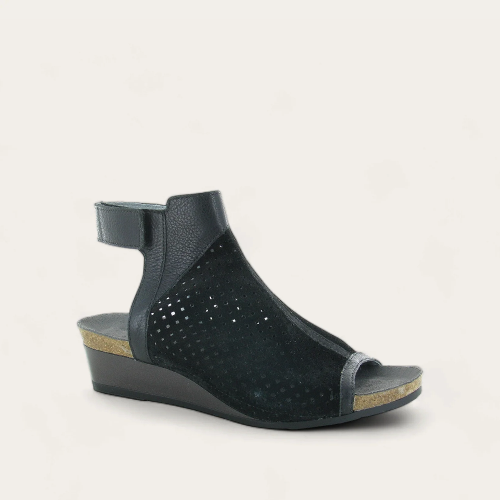 Oz-_Perforated_Black_Suede_Black_Madras_Lthr_Black_Velvet_Nubuck_eaf98f44-9b23-4b65-9318-e4ca4ea98527