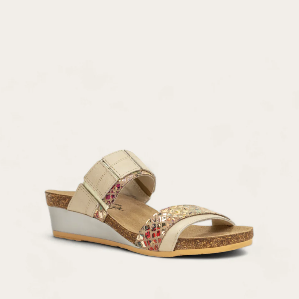 Royalty-_Sft_Ivory_Floral_Gld_2_de4c66b0-a095-42b8-8483-c2d13c07511b