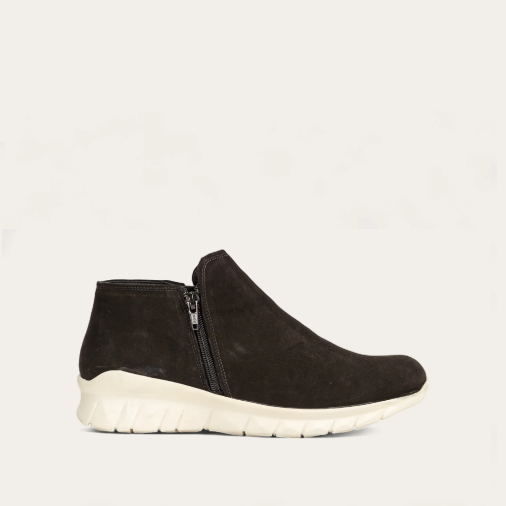Zodiac-_Black_Velvet_Nubuck_Jet_Black_Leather_Light_Gray_Nubuck_Smoke_Gray_Nubuck_Navy_Velvet_Nubuck_1